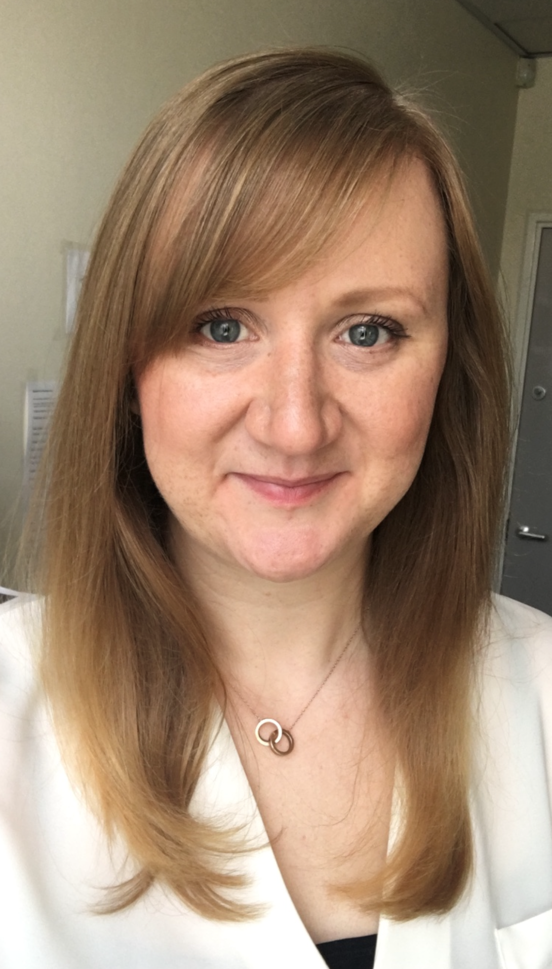 Dr Laura Neilson